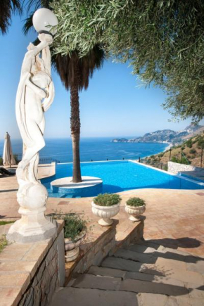 Villa Le Suites Sul Golfo Di Taormina,con piscina infinity a strapiombo sul mare, Letojanni